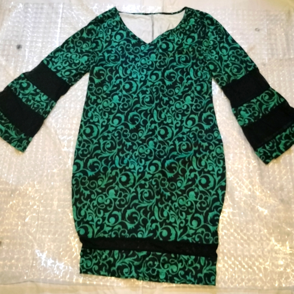 Elegant Green and Black Patterned Dress